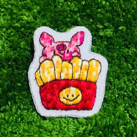 ブタさんポテトの刺繍ブローチ mix柄《送料無料》