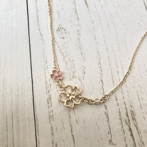 【SALE】New🔶  透かし桜🌸と小さなピンク桜とビジューのネックレス／ゴールド／アジャスター付き  ￥2000→￥1700