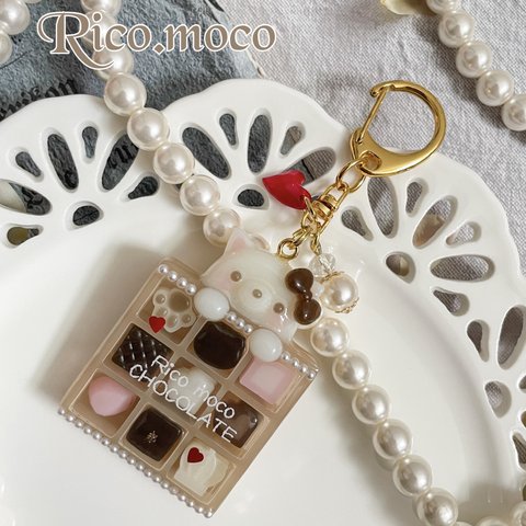 【ねこ】Rico.moco  CHOCOLATE 🐱🍫 レジンキーホルダー シャカシャカキーホルダー ハンドメイド にゃんこ チョコレートボックス キーホルダー 1点