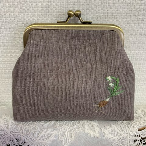 45. スノーフレーク　刺繍のがまぐちポーチ　