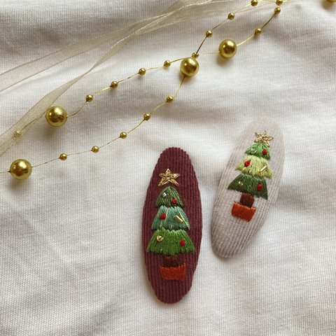 クリスマス限定🎄ツリー刺繍ぱっちんピン❤️