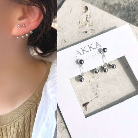 Silver:Asymme ball charm earring　　アシメトリーボールチャームイヤリング　　樹脂イヤリング一粒シンプルシルバー樹脂ピアスフープイヤリングフープピアス金属アレルギー対応