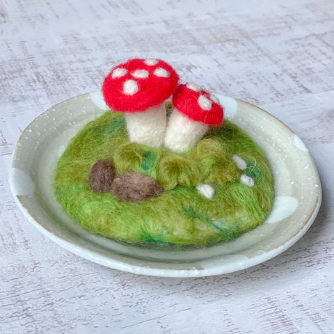 苔ときのこ🍄　羊毛フエルト