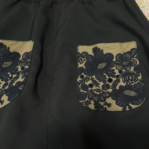 ミナペルホネン  smile flowerのポケット付き バルーンスカート