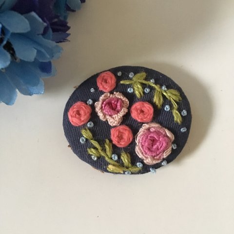 刺繍ブローチ     ピンクの薔薇