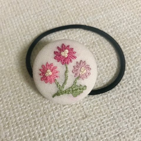 刺繍　お花　くるみボタン　ヘアゴム