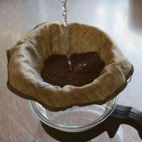 【お試し】繰り返し使える、リネンのコーヒーフィルター 刺繍いり 【1枚 1~4人用】 エコ ドリッパー おうちカフェ ドリップコーヒー 