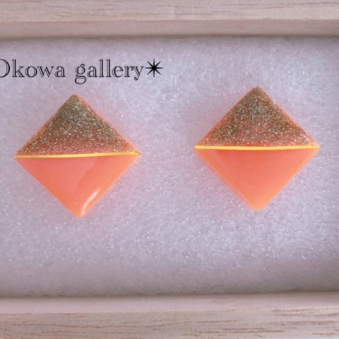 No.132 レジンピアス/サーモン×金✴︎Okowa gallery✴︎