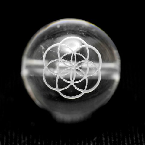 【彫刻ビーズ・彫りビーズ】神聖幾何学模様彫りビーズ　シードオブライフ　水晶　1粒 14mm