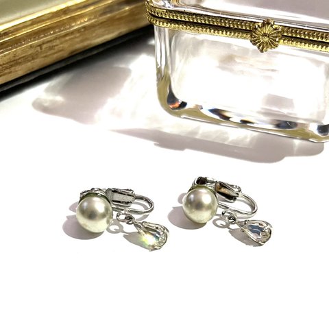 0157VINTAGE EARRING ミニパール&雫ストーンヴィンテージ　イヤリング　アンティーク  クラシカル　ダイヤ　フラワー　ギフト　プレゼント　ブライダル　結婚式　華奢　小ぶり