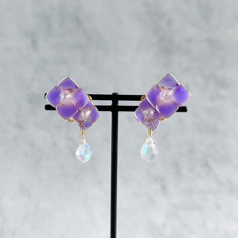 【ピアス】1枚だけ透ける紫陽花と雨の雫💠青紫