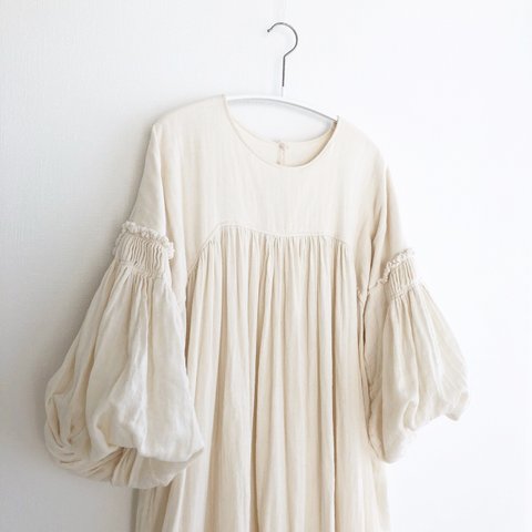 ◯ ふんわり袖のラウンドドレス ◯ yuka haseyama