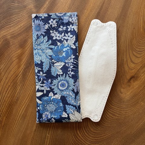 シンプルマスクケース　不織布マスクに　洗濯可能　花柄ブルー