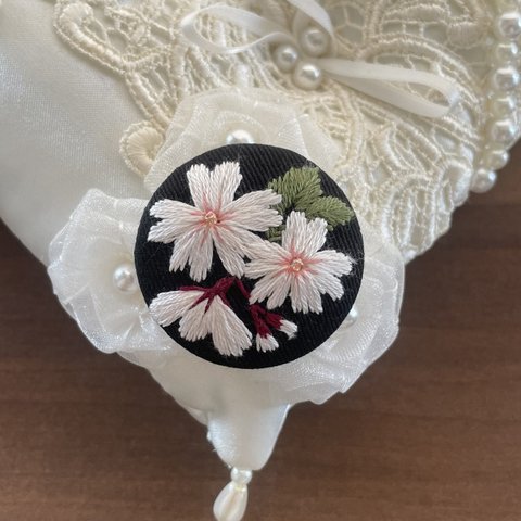 刺繍ブローチorヘアゴム✳︎桜の花Black