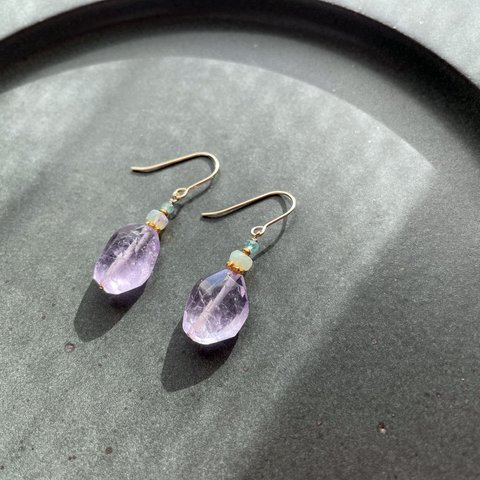 Sriphen : Pink Amethyst Earring