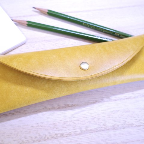 ヌメ革マヤを使用したペンケース