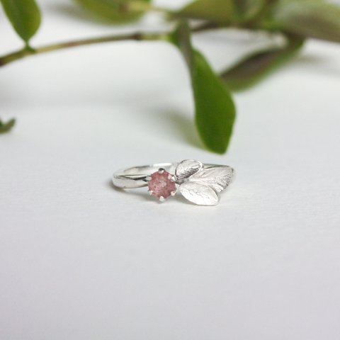 お花をモチーフにしたストロベリークォーツ シルバーリング　Flower Strawberry Quartz Ring Silver925