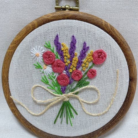 刺繍フレーム　バラの花束　刺繍ボード　