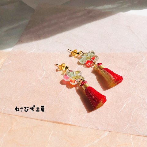 ～桜舞～（紅）　　友禅和紙×プラバン　ピアス／イヤリング