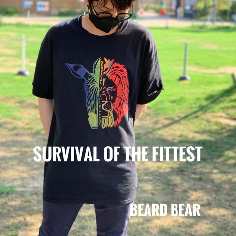 Survival of the fittest （弱肉強食）アニマル　Tシャツ