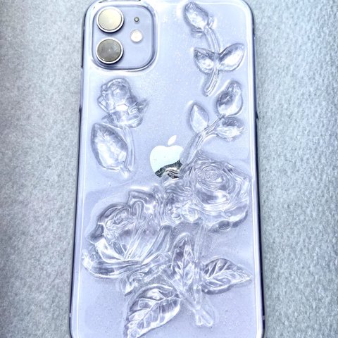 薔薇のスマホケース　iPhone11