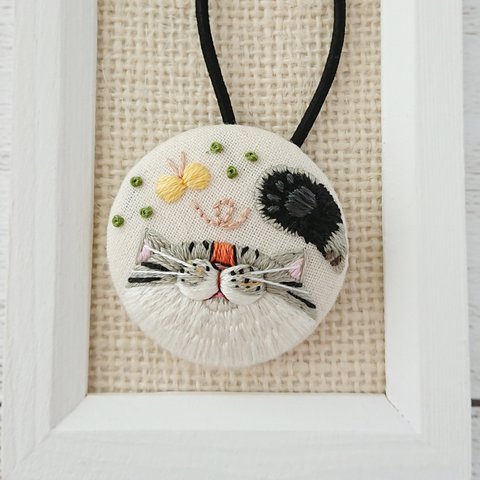 ha-na91 様  オーダー品 じゃれる猫 うちの子刺繍 ヘアゴム