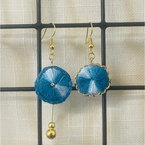 blue 刺繍ピアス　イヤリング