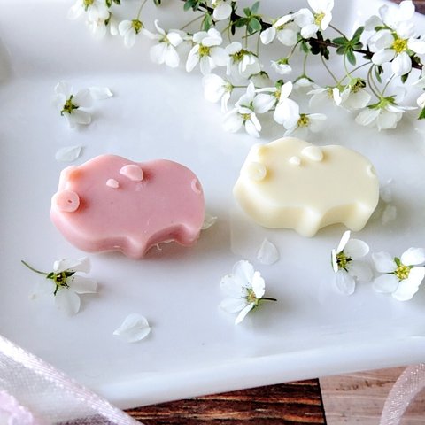 ぶたのチョコレート型　シリコンモールド　お菓子　手作り　プレゼント