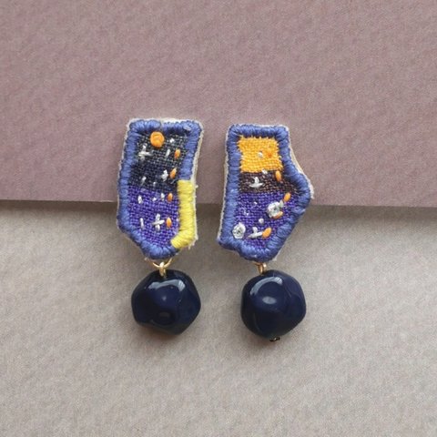 刺繍イヤリング tähti タハティ