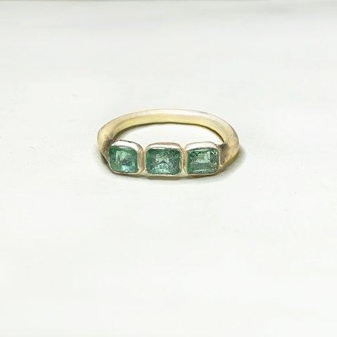 一点もの k18 Emerald Trio Emerald cut リング/ 受注制作