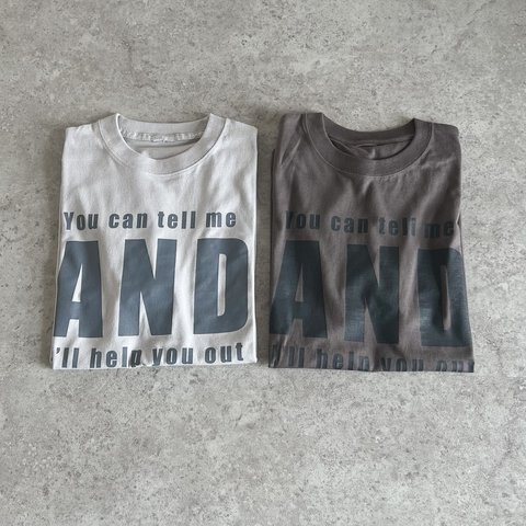 大人のロゴTシャツ「you can tell me」