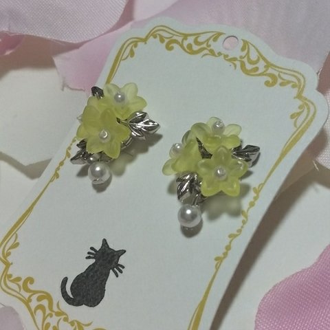 黄色いお花のピアス