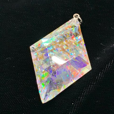 虹の結晶 ムーンボウ 菱形 ペンダントMB-113