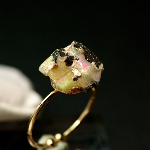 【一点もの】 オパール 鉱物原石 フリーサイズ リング (指輪)  天然石 (No.1246)