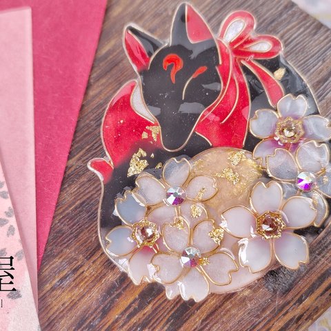 桜の黒狐様ブローチ〜麗月〜（brooch of fox ＆ cherryblossom〜Spring Beautiful moon〜 ）