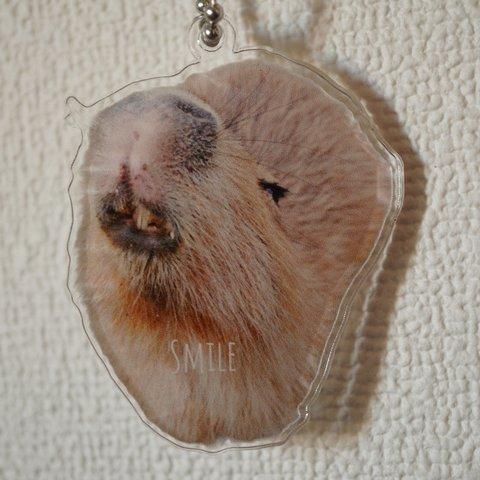 アクリルカピバラキーホルダー「スマイル」Capybara acrylic key holder " Smile"