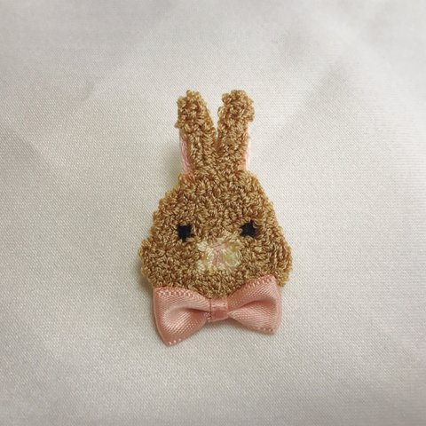 刺繍ブローチ  うさぎ