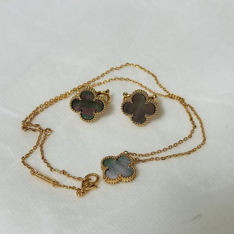 黒蝶貝　18k 花　クローバー　ネックレス　ピアス　セット