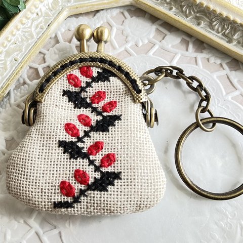 【寄付】ウクライナ刺繍のミニがまぐちキーホルダー(2)