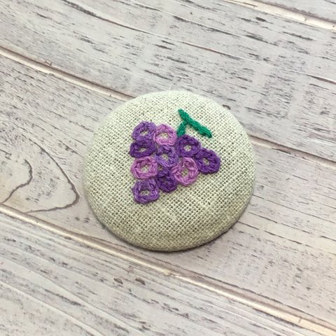 刺繍ブローチ