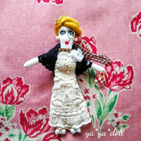 マダム人形　チャーム　レース　ya*ya*doll アクセサリー　インテリア雑貨