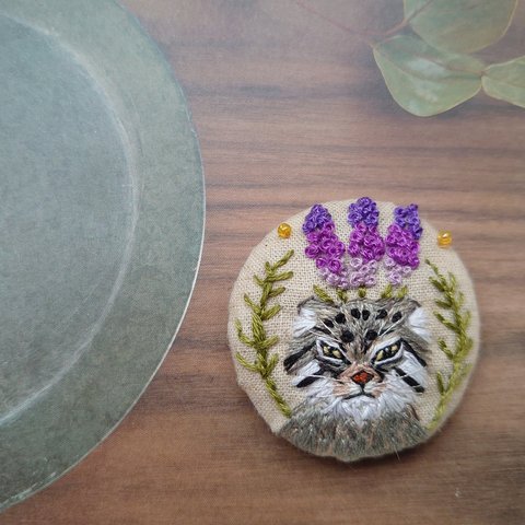 刺繍　マヌルネコさんとラベンダーのブローチ/ヘアゴム💜💜💜🌿