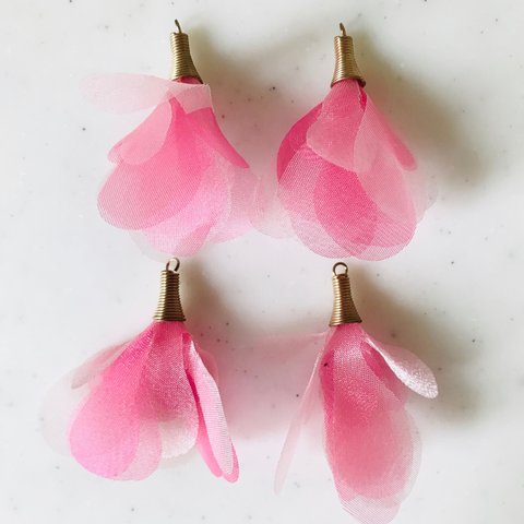 【C】Pink Flower Tassels