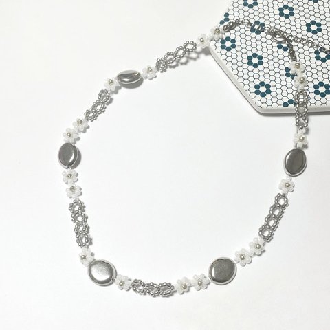 silver×white   choker  necklace