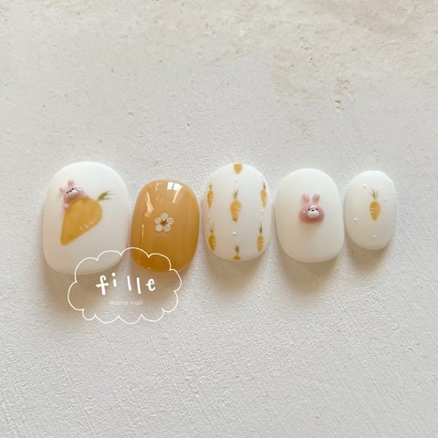 150 ‎⋆  ぷっくりうさぎとにんじん