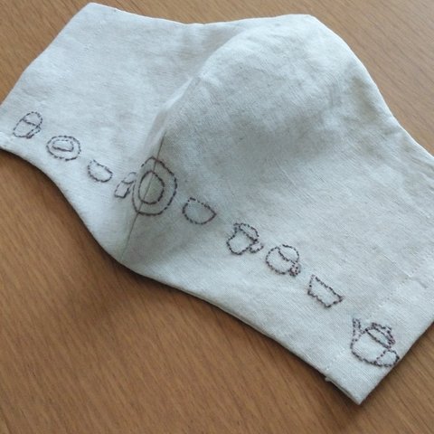 ティーセット　リネン生地の手縫い刺繍マスク　手刺繍