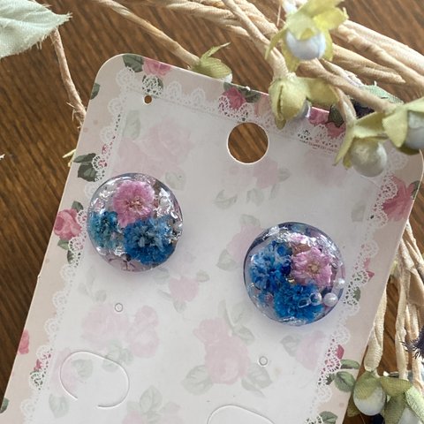 レジン　アクセサリー　かすみ草のピアス