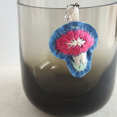 手刺繍キーチャーム「morning glory」