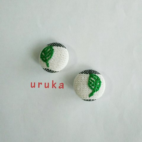 送料無料♪刺繍イヤリング☆葉っぱ