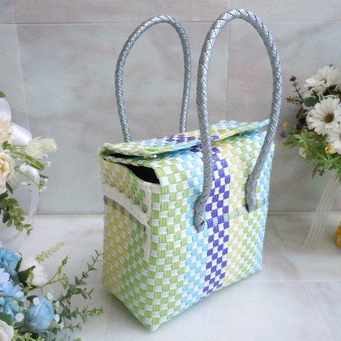 SDGS◆HANDMADE ハンドメイド◆丈夫な編み込みバッグ バスケット＊水色 ブルー＊ピクニックやお買い物に 1点もの カラフル パステルカラー 市松模様